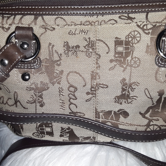 Coach - Picture 2 of 6